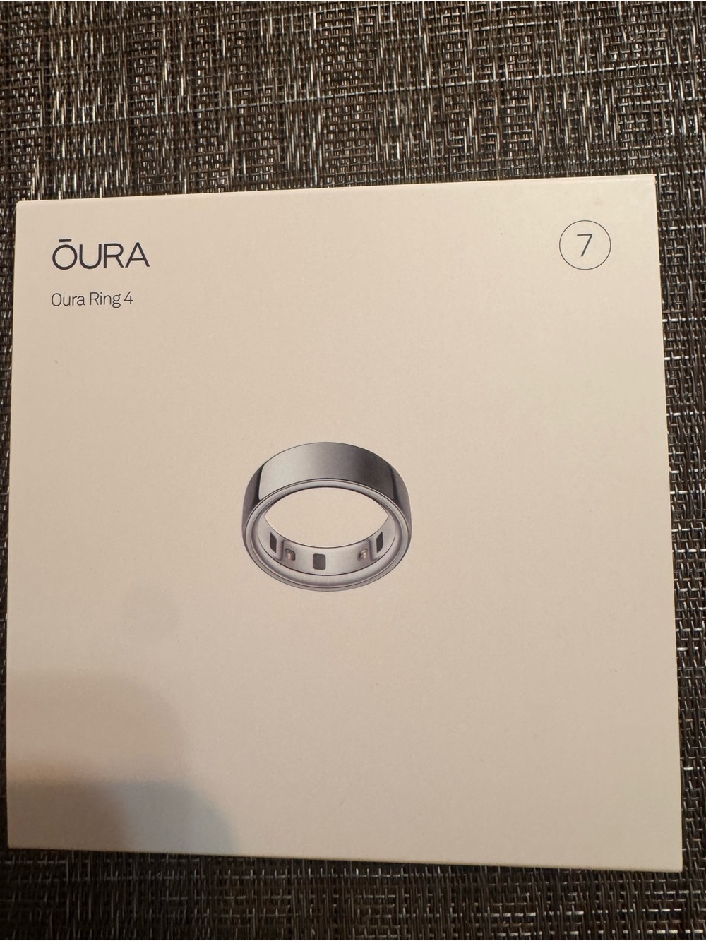 NEW IN Box Oura Ring 4 Silver Packaging size 7